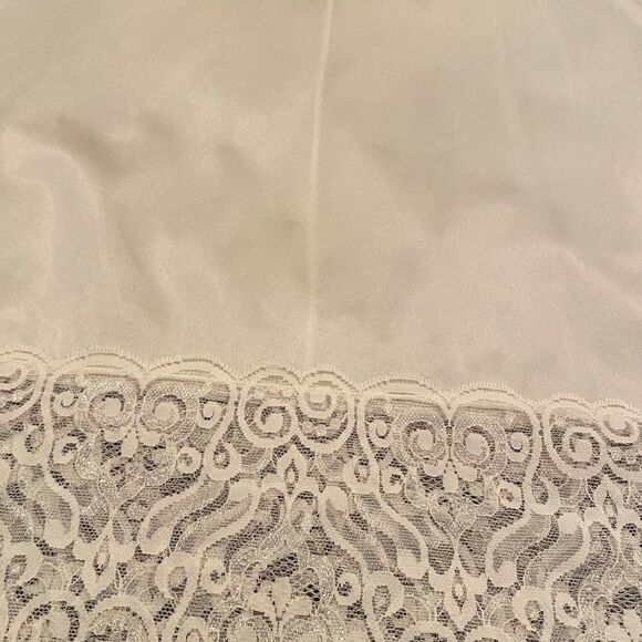 Cabernet Slip Dress  Lace Size Small Intimates Cream Color Size 38/24 - Picture 8 of 10